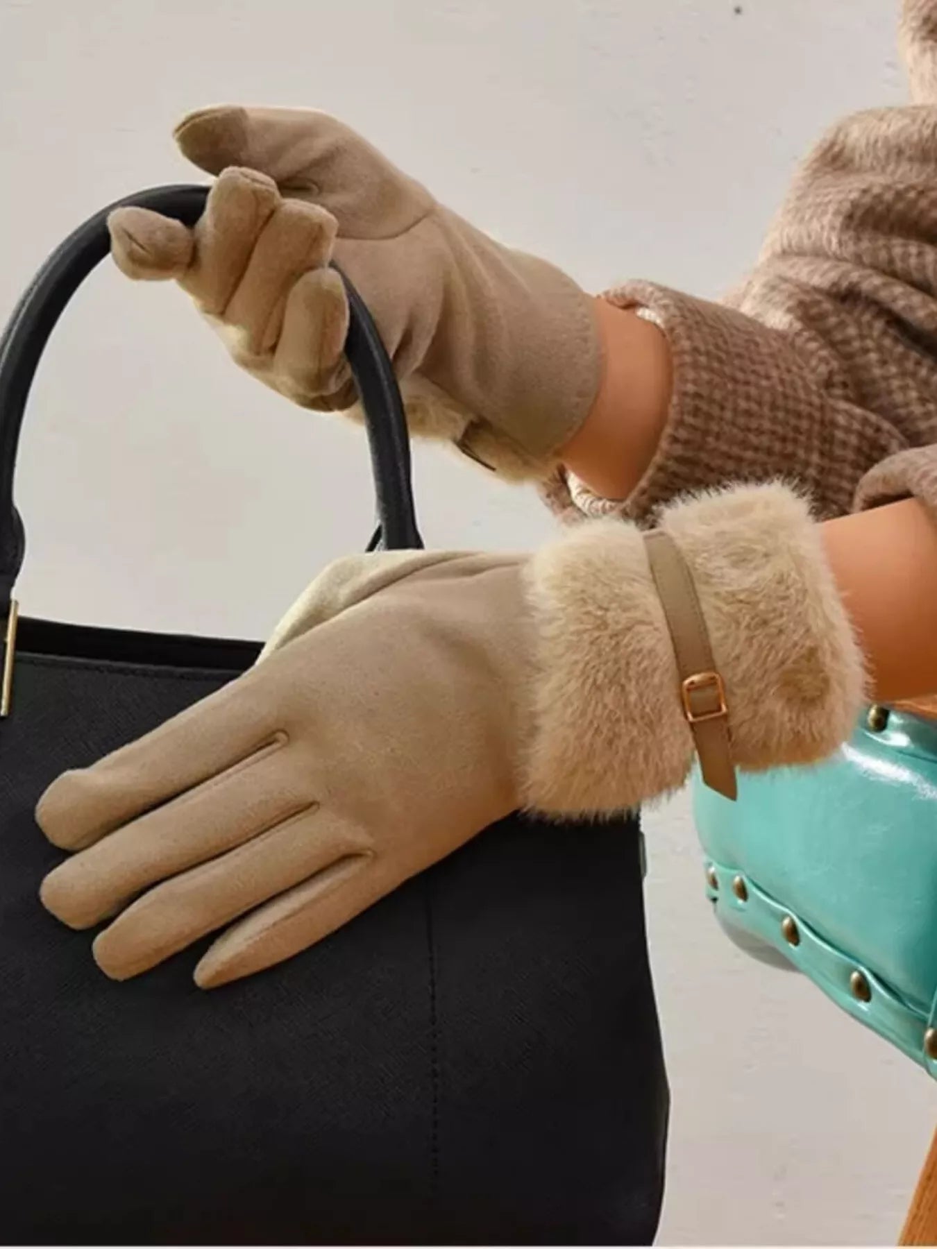 Chloé Faux Fur Cuff Gloves - Be Juliet