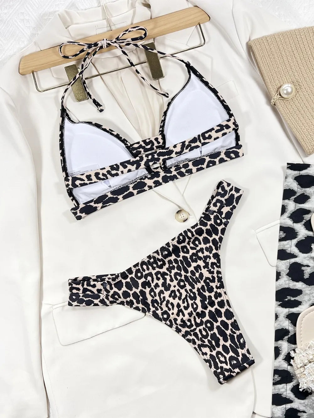 Be Juliet Léopard halter bikini, back view with removable padding top