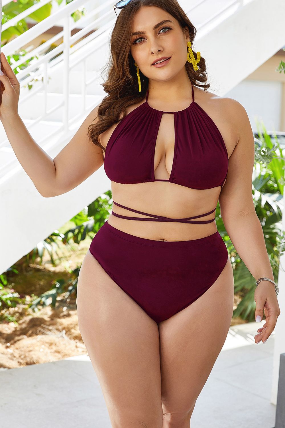 Solène Cutout Backless Bikini Set – Plus Size - Green, side view on model - Be Juliet
